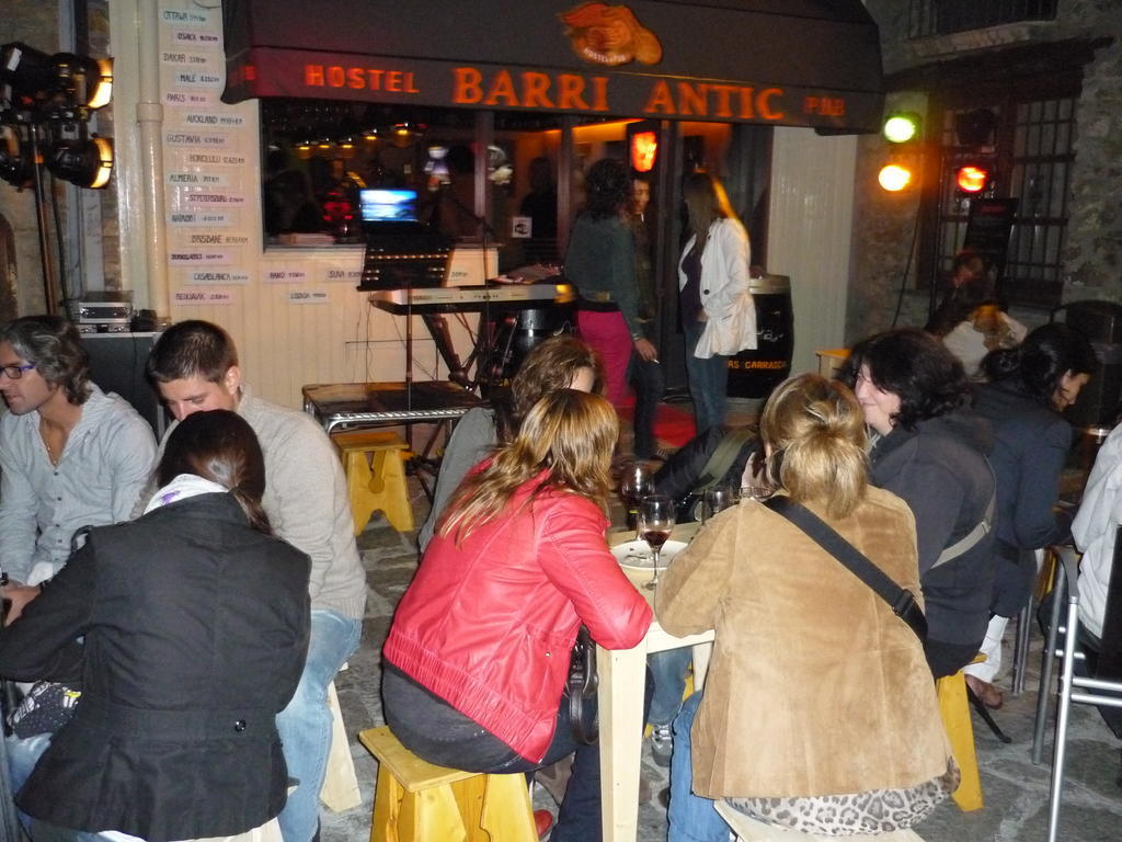 Barri Antic Hostel & Pub Andorra la Vella Buitenkant foto